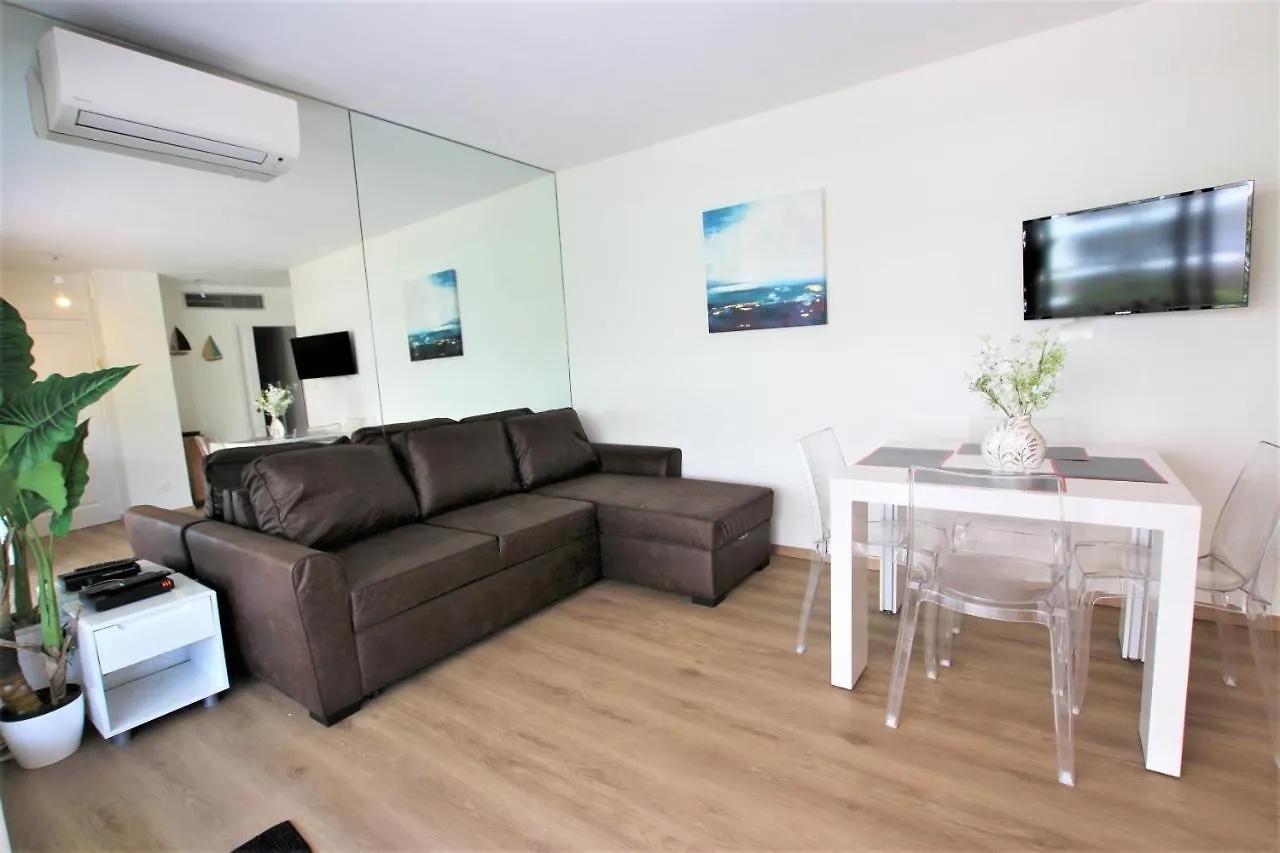 Appartement Climatise Bord De Mer Palm Beach Avec Grande Terrasse Cannes