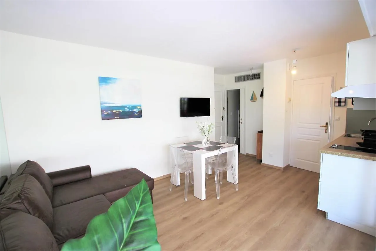 Apartment Appartement Climatise Bord De Mer Palm Beach Avec Grande Terrasse Cannes